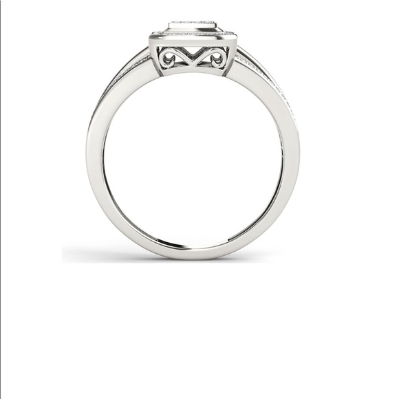 DIAMOND ENGAGEMENT RING - Picture 3 of 6